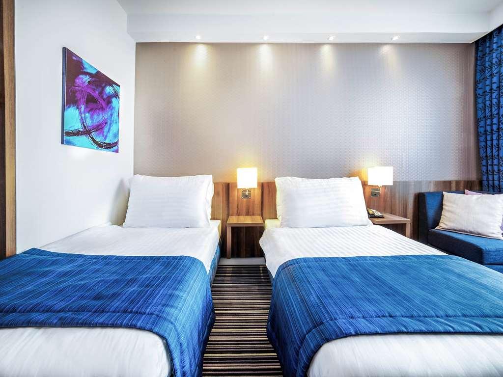 Ibis Styles Walbrzych Hotell Rom bilde