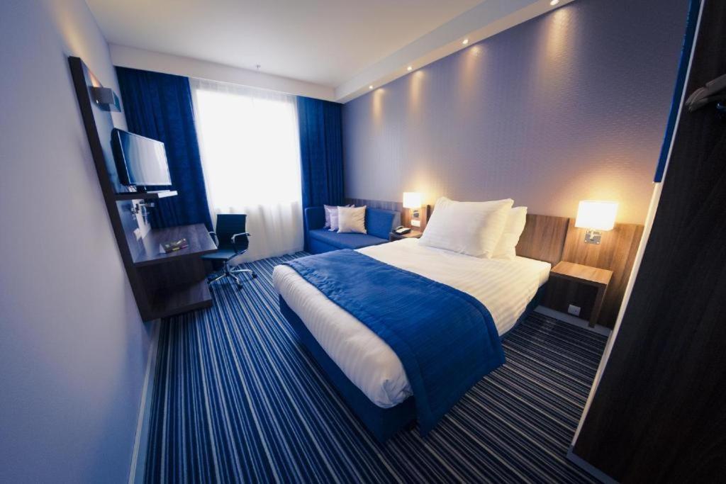 Ibis Styles Walbrzych Hotell Rom bilde